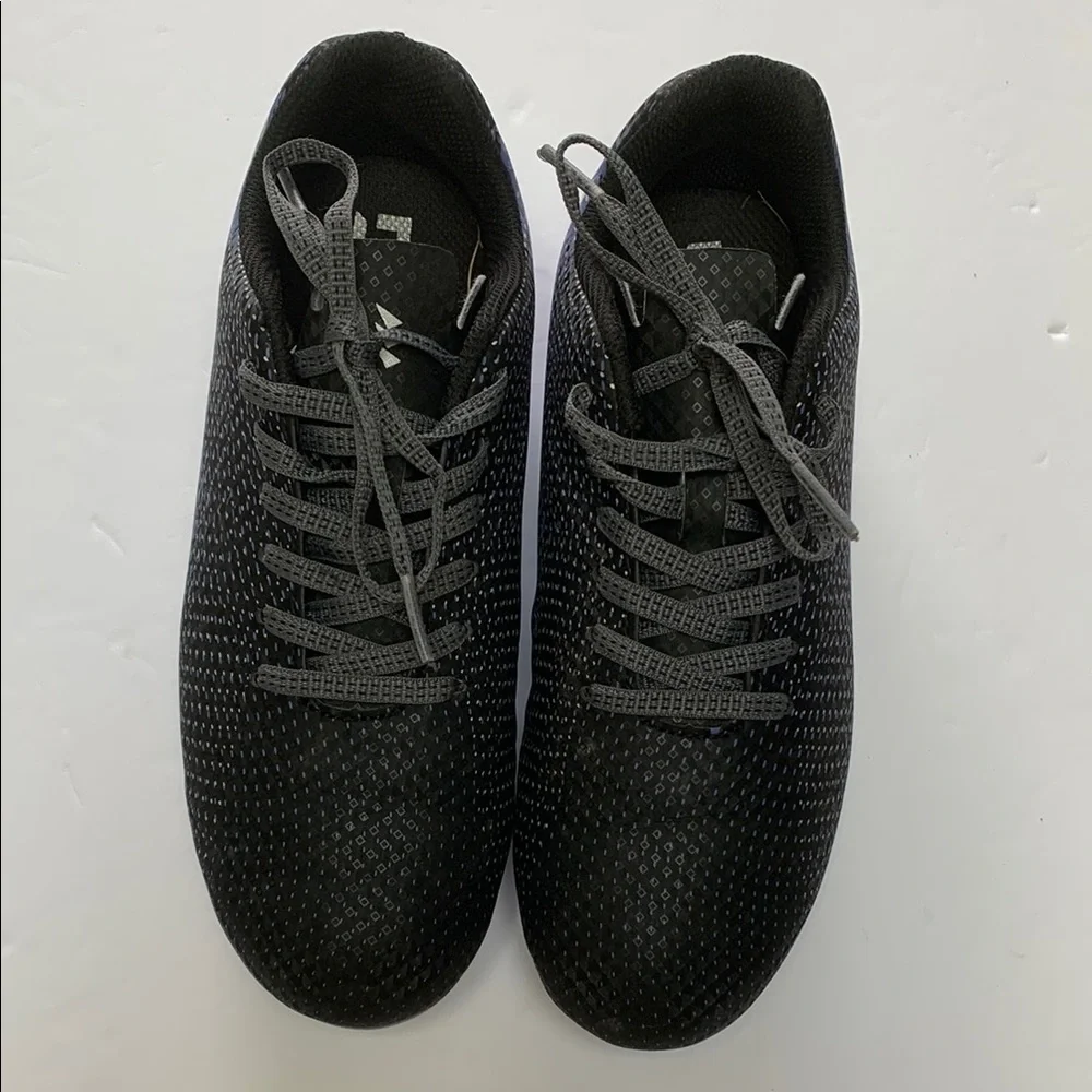 DSG Kids Black Soccer shoes with High-Top and Breathable Knit Material size 3.5